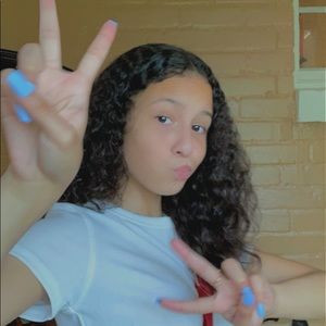 Meet your Posher, Ava